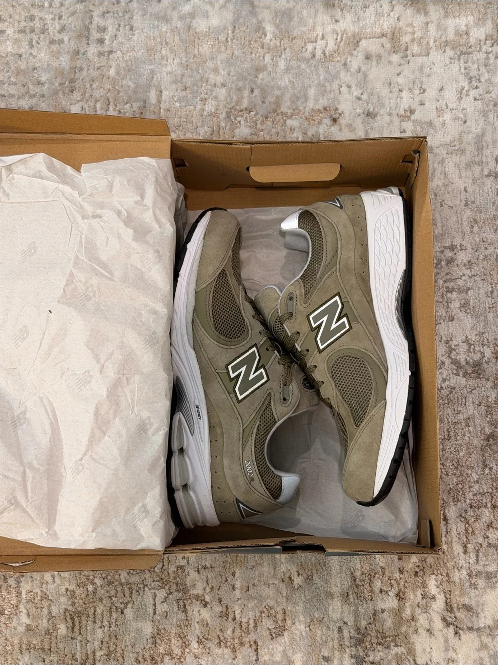 New Balance 2002R 'Olive/White' (M2002RJG) US Size 11 Mens